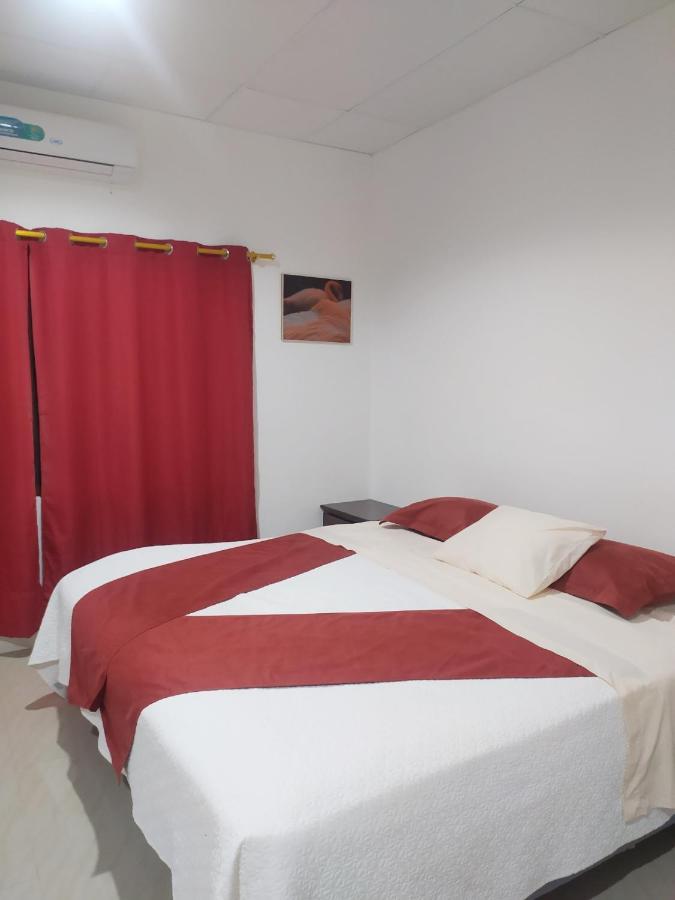 Hostal Los Flamencos Puerto Villamil Buitenkant foto